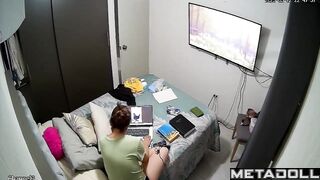 Strangers watched her until they got tired of it - spy cam