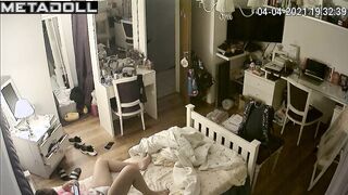 Chubby lady is about to cum / bedroom hidden camera