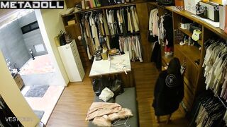 Beauty & curvy babe changed her clothes in the dressing room