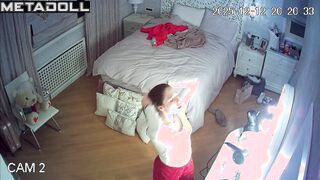 A hidden admirer is secretly spying on her, solo tape