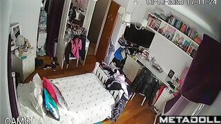 Chubby babe will never guess that she is being watched