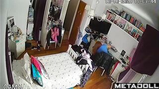Chubby babe will never guess that she is being watched