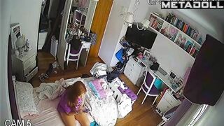 Chubby babe was in a hurry and forgot to make the bed