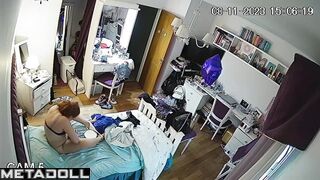 Babe likes to caress her clit and look at herself in the mirror