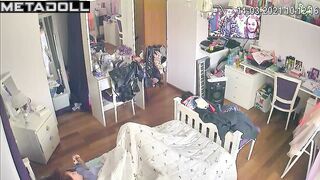 Young babe cums quickly, it only takes her two minutes