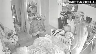 Babe likes that she doesn't need a guy to cum, solo