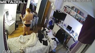 Classmates paid to keep an eye on her / solo camera