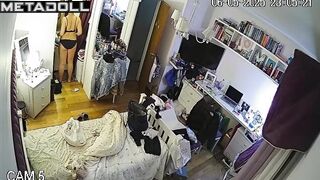 Classmates paid to keep an eye on her / solo camera