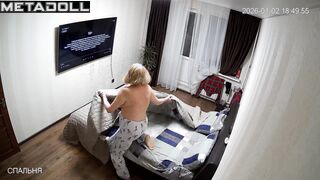 Milf prefers to sleep topless / solo hidden camera