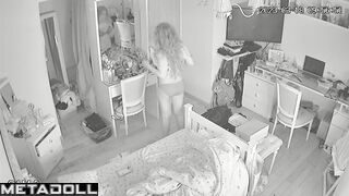 She likes to do nothing on weekends, home solo video