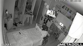 Boyfriend installed a hidden camera in her bedroom