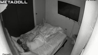 Naked lady loves to feel him inside her - bedroom video