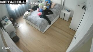 She spent five minutes masturbating / home solo video