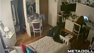 Redhead lady playing with her wet vagina like a toy