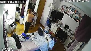 Babe dressing but doesn't know she's being watched