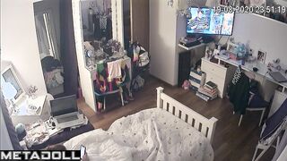 Oh, how hot it is under her blanket (solo bedroom video)