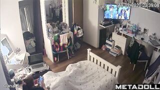 Oh, how hot it is under her blanket (solo bedroom video)