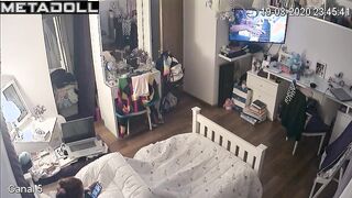 Oh, how hot it is under her blanket (solo bedroom video)