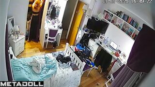 Redhead babe has sexy body and she knows it, solo video