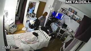 People like to watch her when she gets dressed (solo)