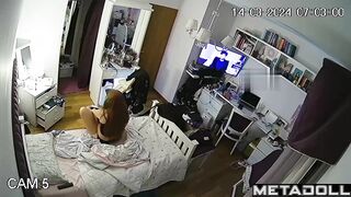 People like to watch her when she gets dressed (solo)