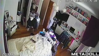 She has no complexes at all, it's amazing (solo tape)
