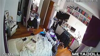 She has no complexes at all, it's amazing (solo tape)