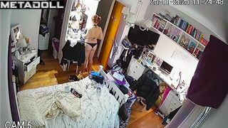 She has no complexes at all, it's amazing (solo tape)