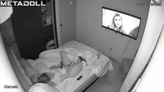She has plenty of time to cum / solo bedroom video