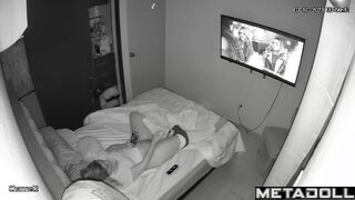 She has plenty of time to cum / solo bedroom video