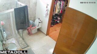 After visiting the toilet, she looked at herself in the mirror