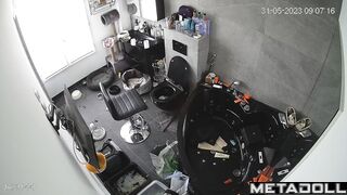 Chubby lady sat on the toilet for a long time, look