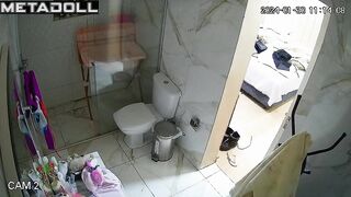 Woman did all her things in the toilet and went to work