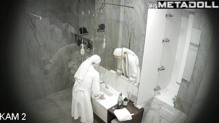 Babe can spend hours in the shower - hidden camera