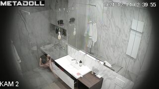Her bathroom routine turns out to be of interest to strangers