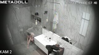 Her naked body is amazing and babe knows it / solo video
