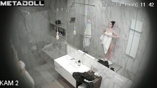 Her naked body is amazing and babe knows it / solo video