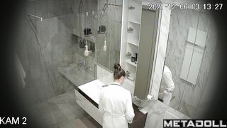 The goal of all strangers is to spy on her sexy body