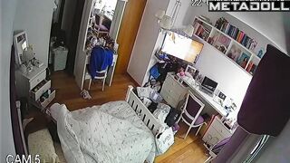 Redhead young babe did it again under the blanket