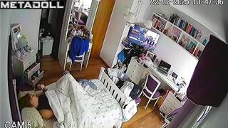 Redhead young babe did it again under the blanket