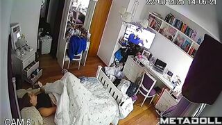 Redhead young babe did it again under the blanket