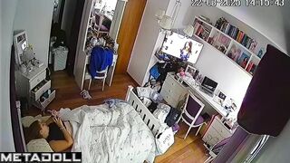 Redhead young babe did it again under the blanket