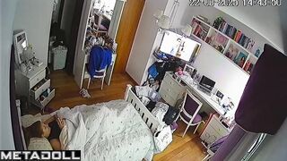 Redhead young babe did it again under the blanket