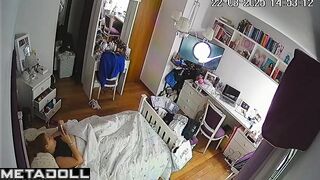 Redhead young babe did it again under the blanket