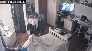 Redhead babe cums 5 times a day - solo hidden camera
