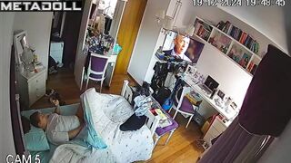 Playing with pussy in closed bedroom is cool and safe