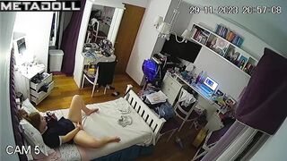 Her hands can't live without masturbation - solo tape