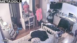 People observed her personal life in real time, solo