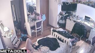 People observed her personal life in real time, solo