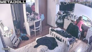 People observed her personal life in real time, solo